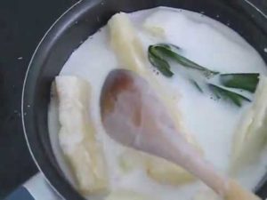 Read more about the article How to Make Steamed Cassava (leftover) with Coconut Milk
