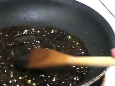 You are currently viewing How to make dark CARAMEL sauce to make Vietnamese food